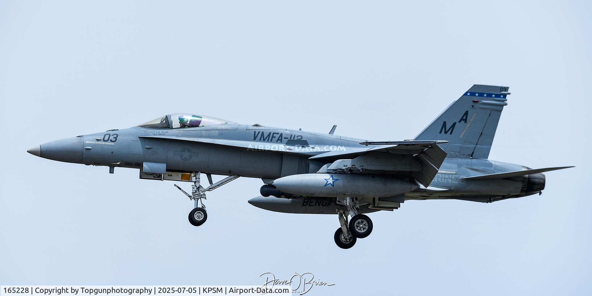 165228, McDonnel Douglas F/A-18C Hornet C/N 1415/C453, COWBOY21 returns from Long Island