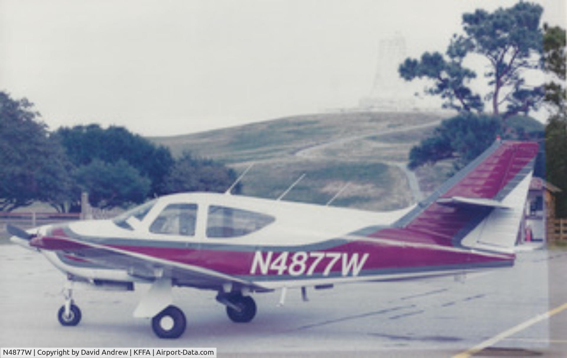 N4877W, 1977 Rockwell International 114 Commander C/N 14207, Commander N4877W at First Flight Airport (KFFA)