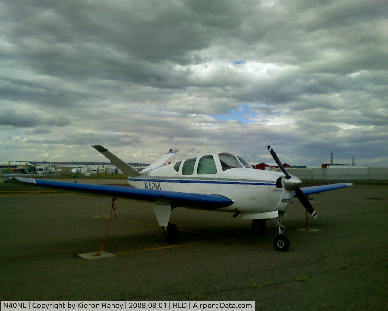 N40NL, 1958 Beech K35 Bonanza C/N D-5743, Bonanza at Richland, WA
