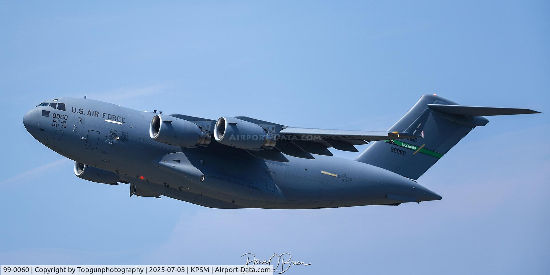 99-0060, 1999 Boeing C-17A Globemaster III C/N 50064/P-60, REACH835 off from RW16