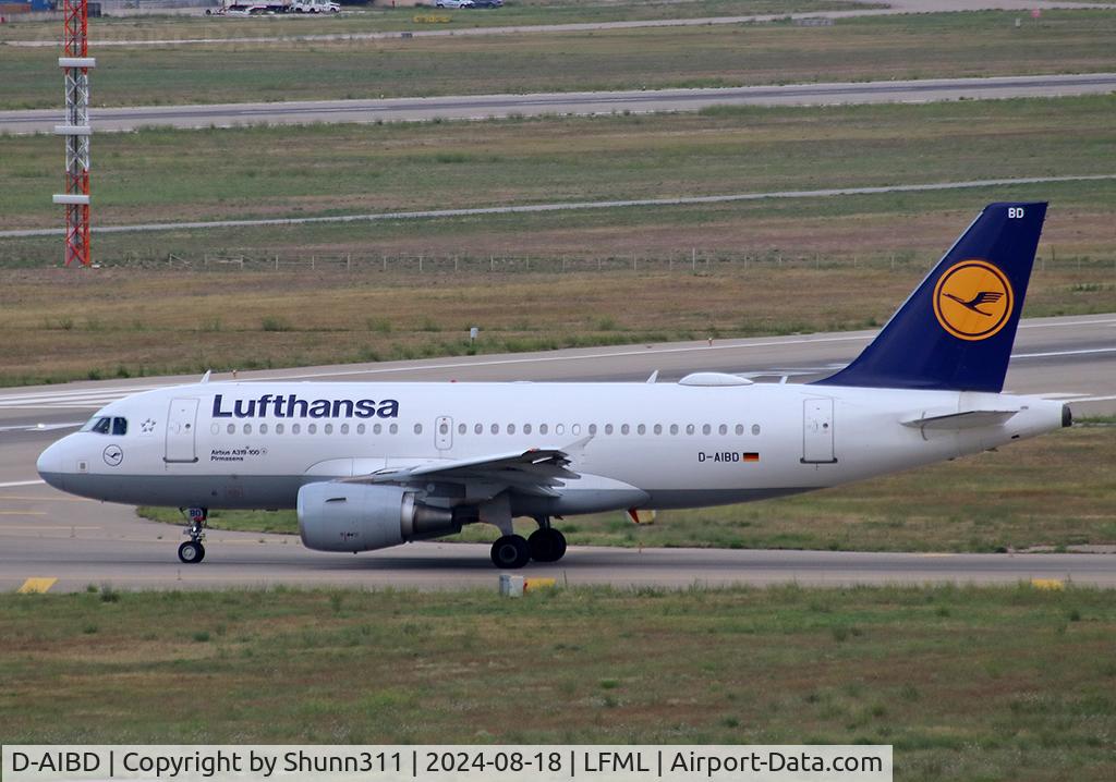 D-AIBD, 1993 Airbus A340-211 C/N 018, Lining up for departure... still in old c/s