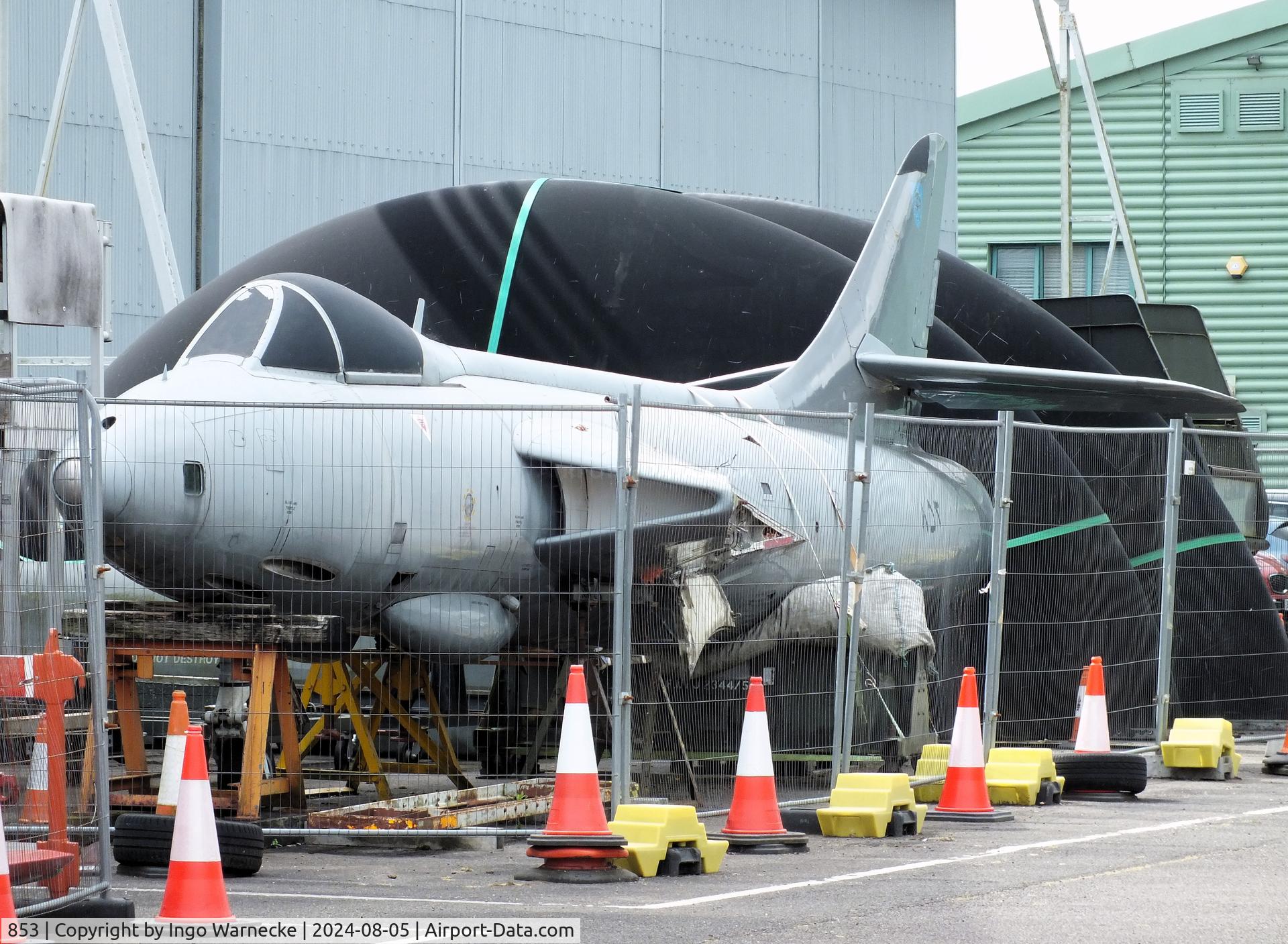 853, 1956 Hawker Hunter FR.10 C/N S4/U/3302, Hawker Hunter FR10 (wings dismounted, stored) at the RAF Museum Cosford