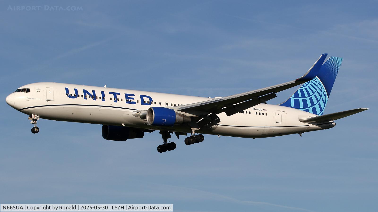 N665UA, 1998 Boeing 767-322 C/N 29237, at zrh