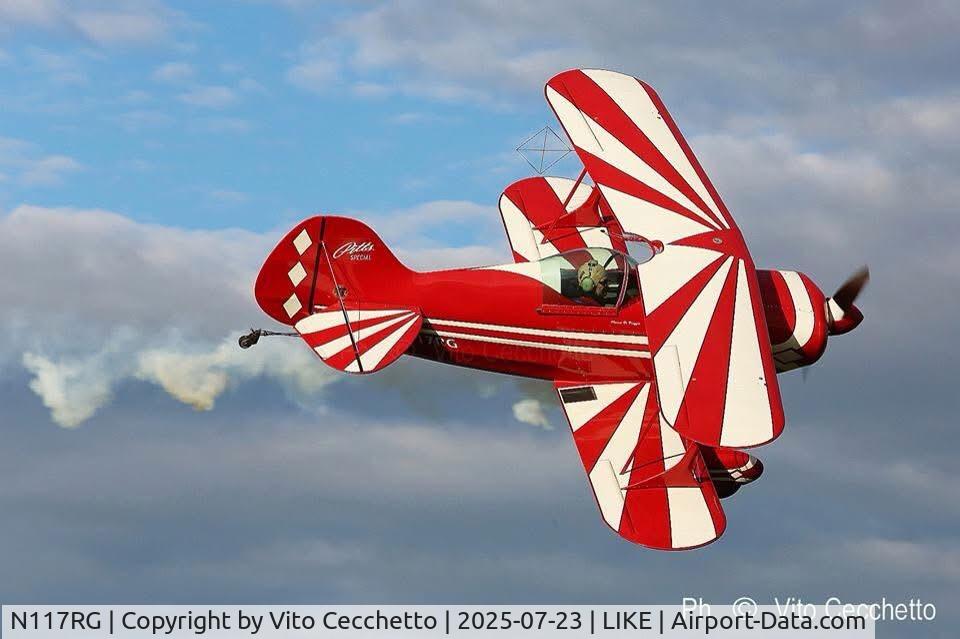 N117RG, 1974 Aerotek Pitts S-1S Special C/N 1-0027, Air show in Italy in Caorle VE