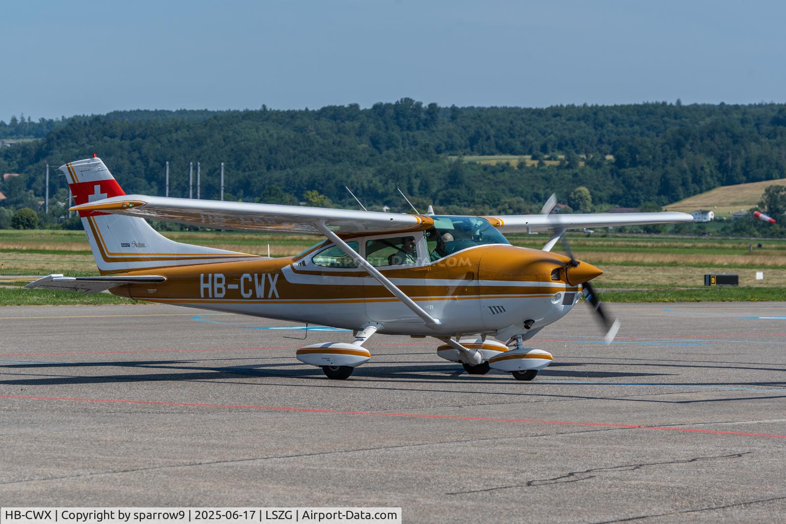 HB-CWX, 1974 Cessna 182P Skylane C/N 18263399, On the apron.