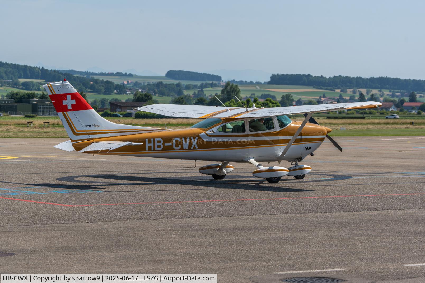 HB-CWX, 1974 Cessna 182P Skylane C/N 18263399, On the apron.