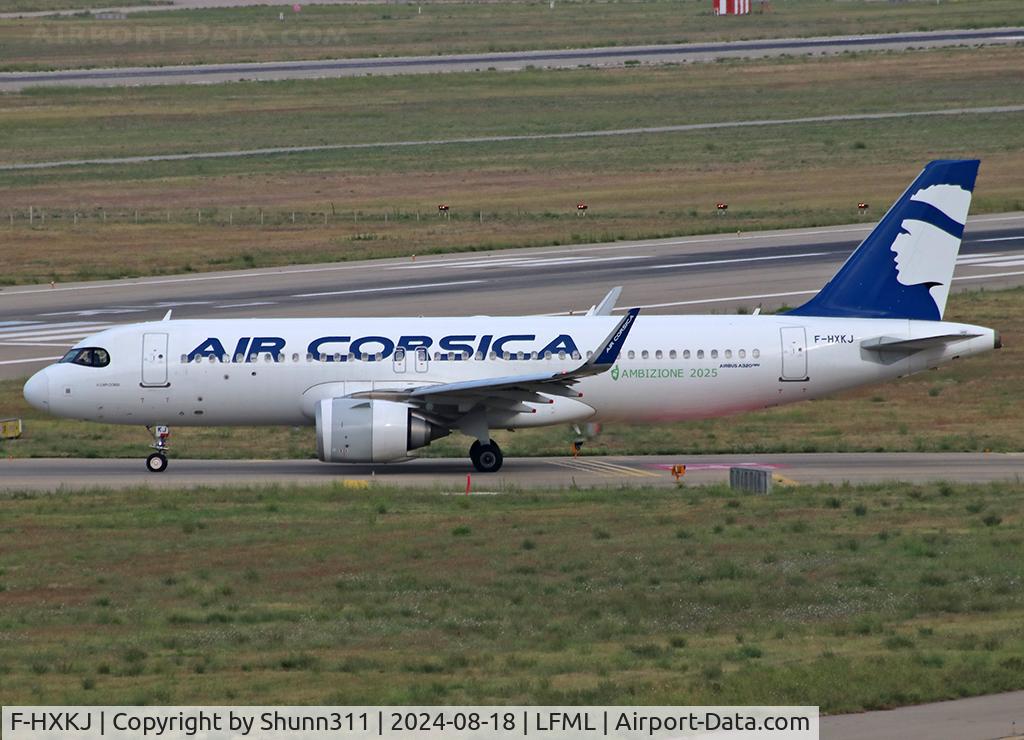 F-HXKJ, 2019 Airbus A320-252N C/N 9392, Lining up rwy 31R for departure with additional sticker only on left side...