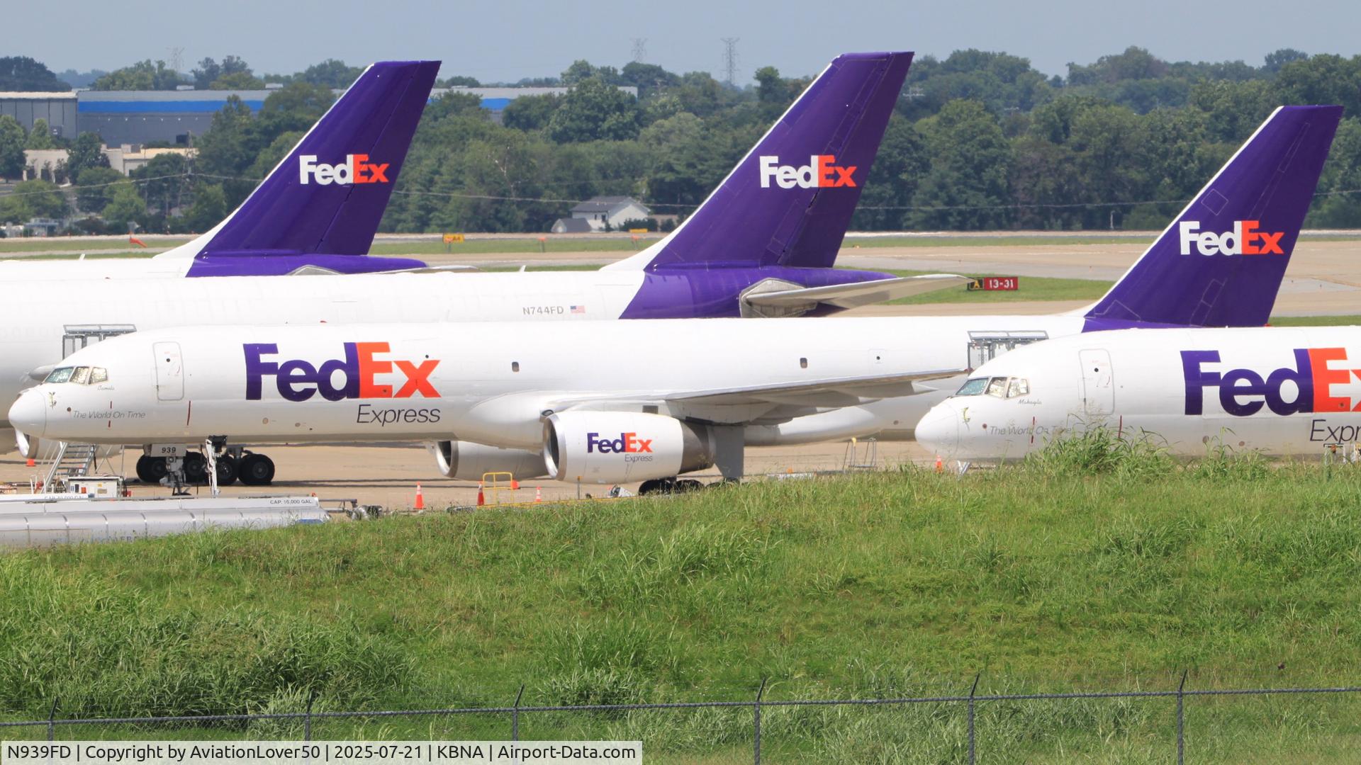 N939FD, 1989 Boeing 757-23A C/N 24528, FedEx 752SF