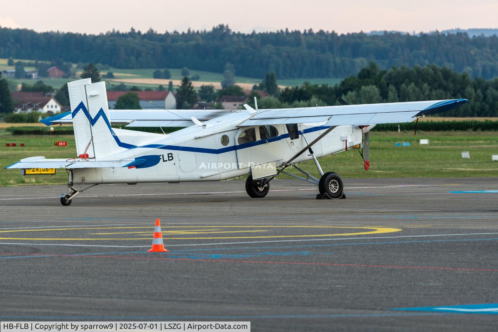 HB-FLB, 1994 Pilatus PC-6/B2-H4 C/N 906, Evening at Grenchen
