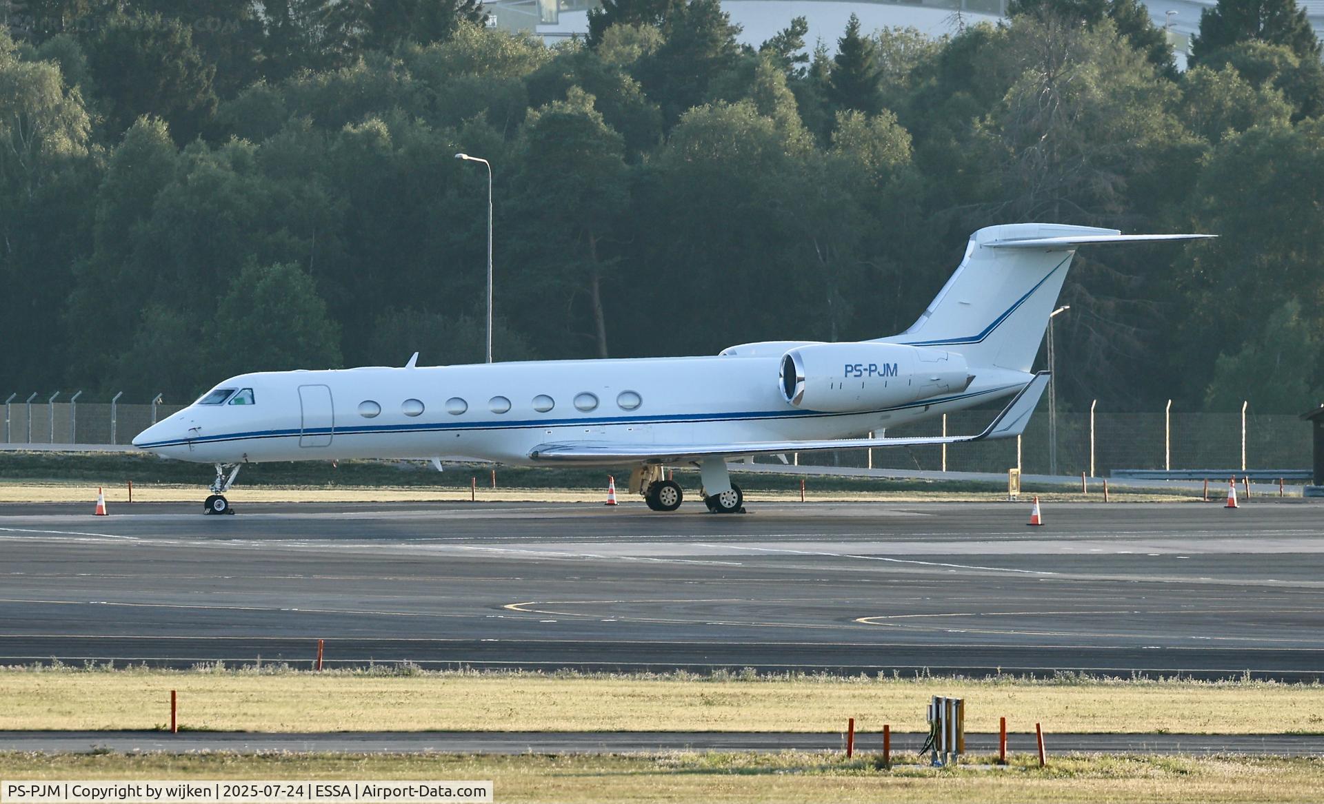 PS-PJM, 2011 Gulfstream Aerospace GV-SP (G550) C/N 5334, Ramp M