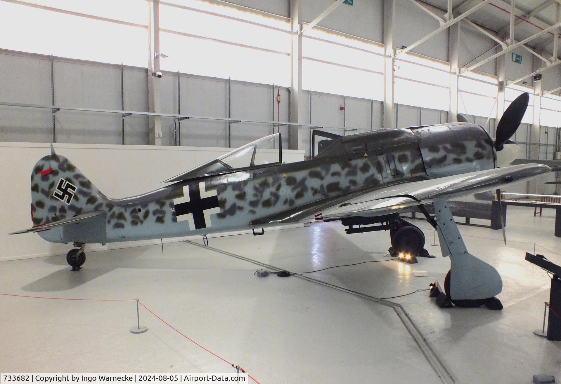 733682, 1944 Focke-Wulf Fw-190A-8 C/N 733682, Focke-Wulf Fw 190A-8 at the RAF Museum Cosford