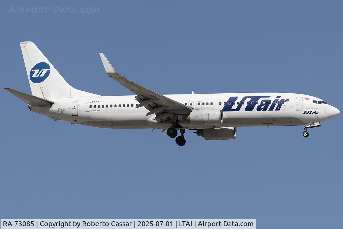 RA-73085, 2002 Boeing 737-8AS C/N 32779, Arrival