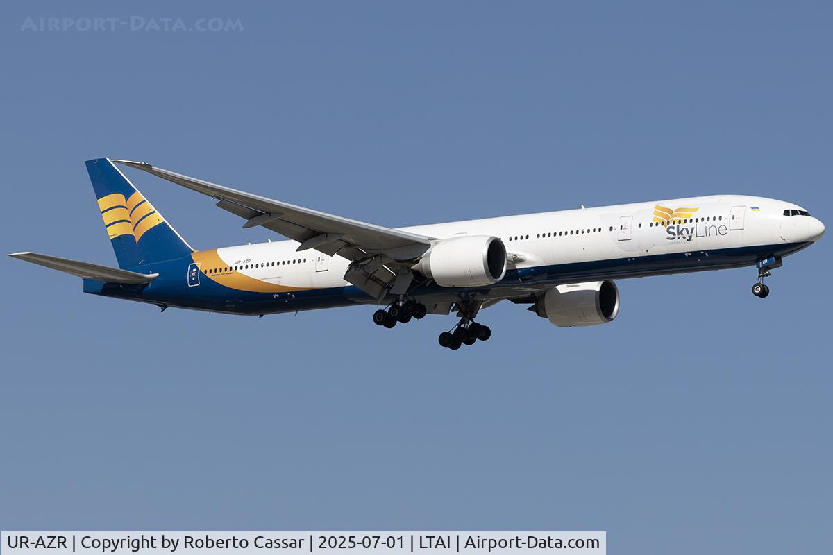 UR-AZR, 2007 Boeing 777-31H/ER C/N 32713, Arrival