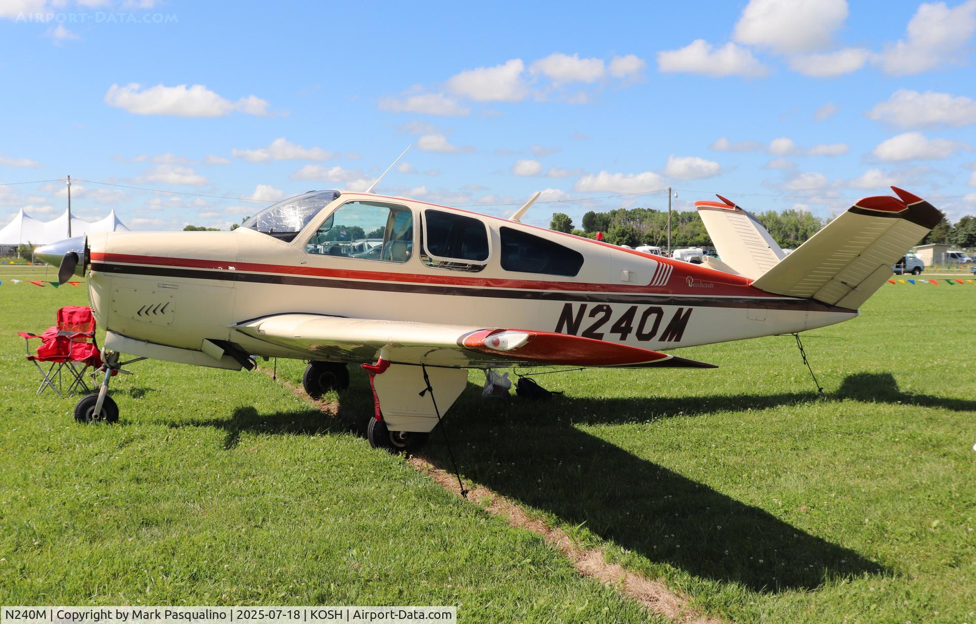 N240M, 1970 Beech V35B Bonanza C/N D-9211, Beech V35B