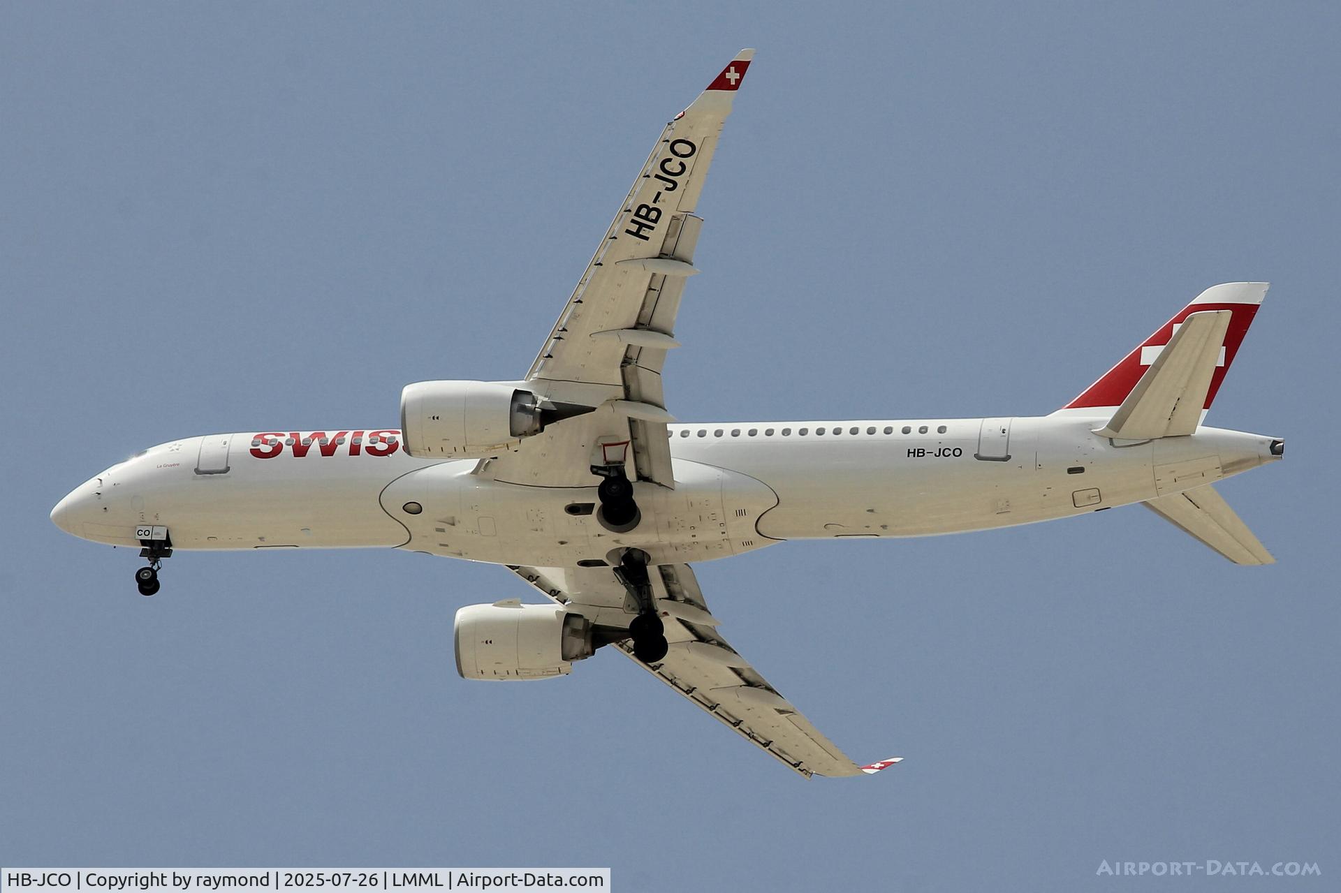 HB-JCO, 2018 Bombardier CSeries CS300 (BD-500-1A11) C/N 55033, Bombardier CSeries CS300 reg HB-JCO of Swiss on long finals for RW13 Malta-