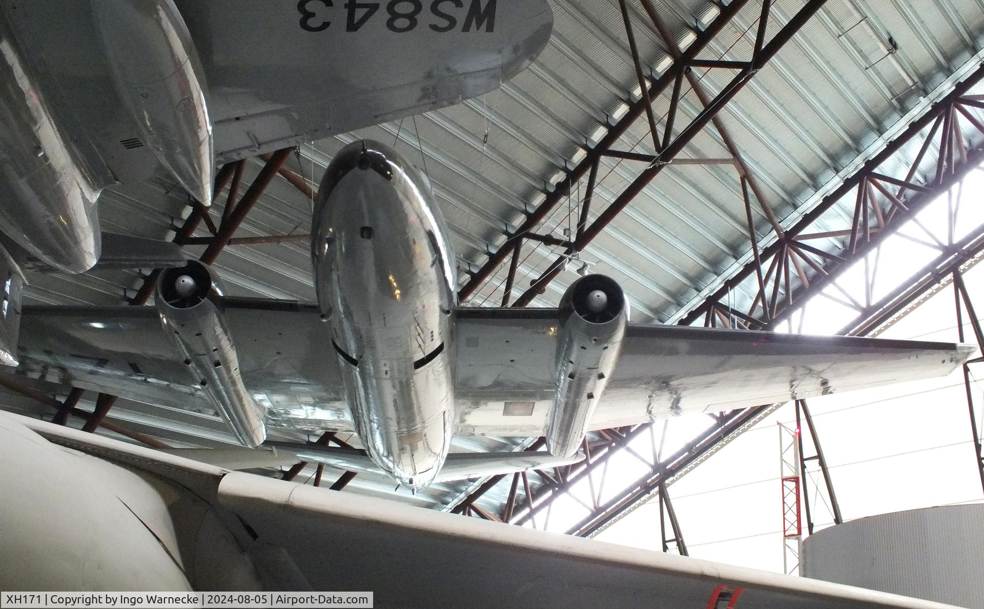 XH171, 1960 English Electric Canberra PR.9 C/N SH1735, English Electric Canberra PR9 at the RAF Museum Cosford