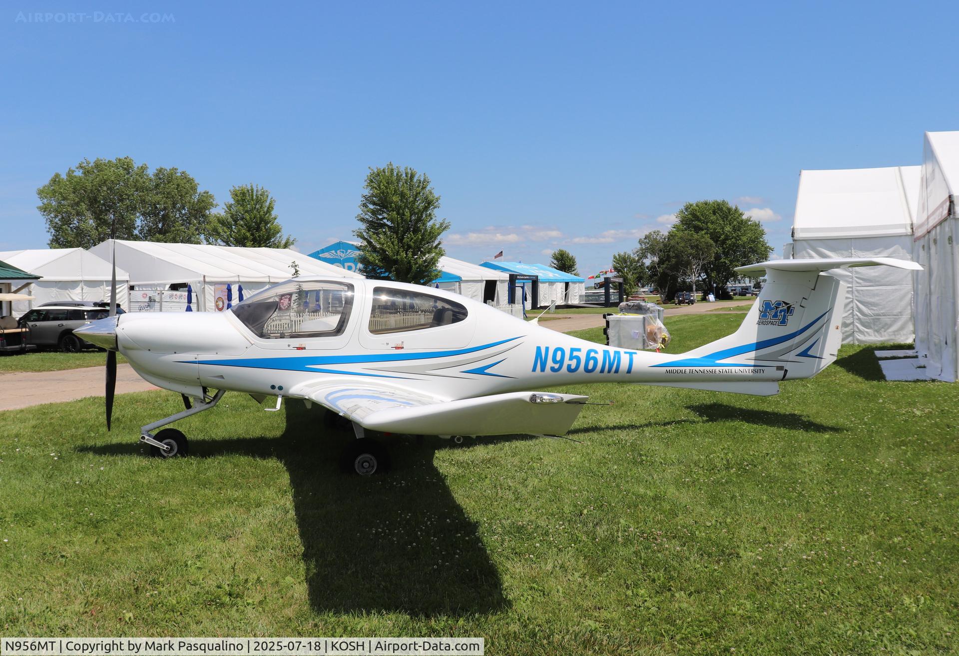 N956MT, 2022 Diamond DA-40 Diamond Star C/N 40.1237, Diamond DA 40