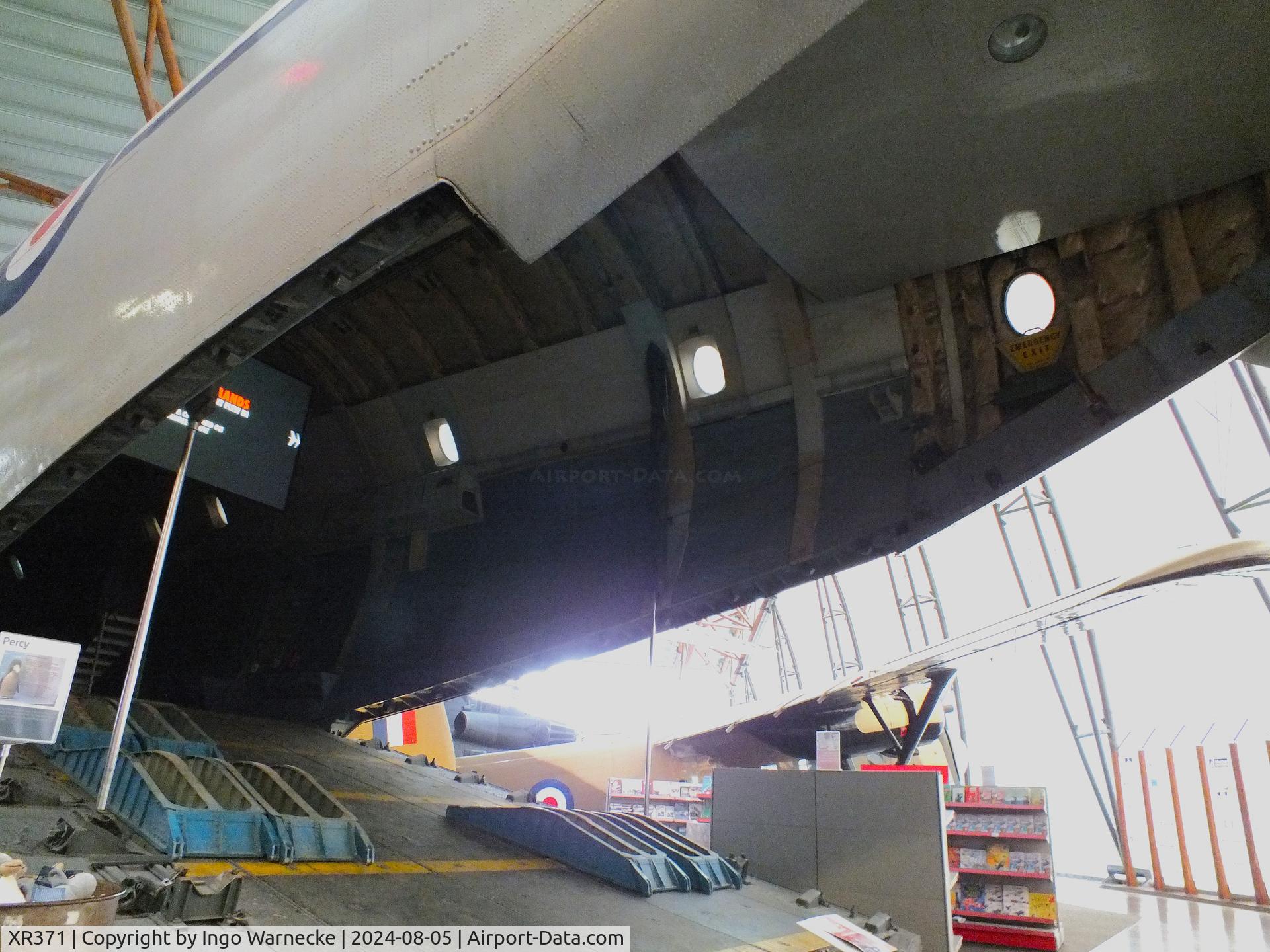 XR371, 1965 Short SC-5 Belfast C1 C/N SH.1825, Short SC-5 Belfast C1 at the RAF Museum Cosford