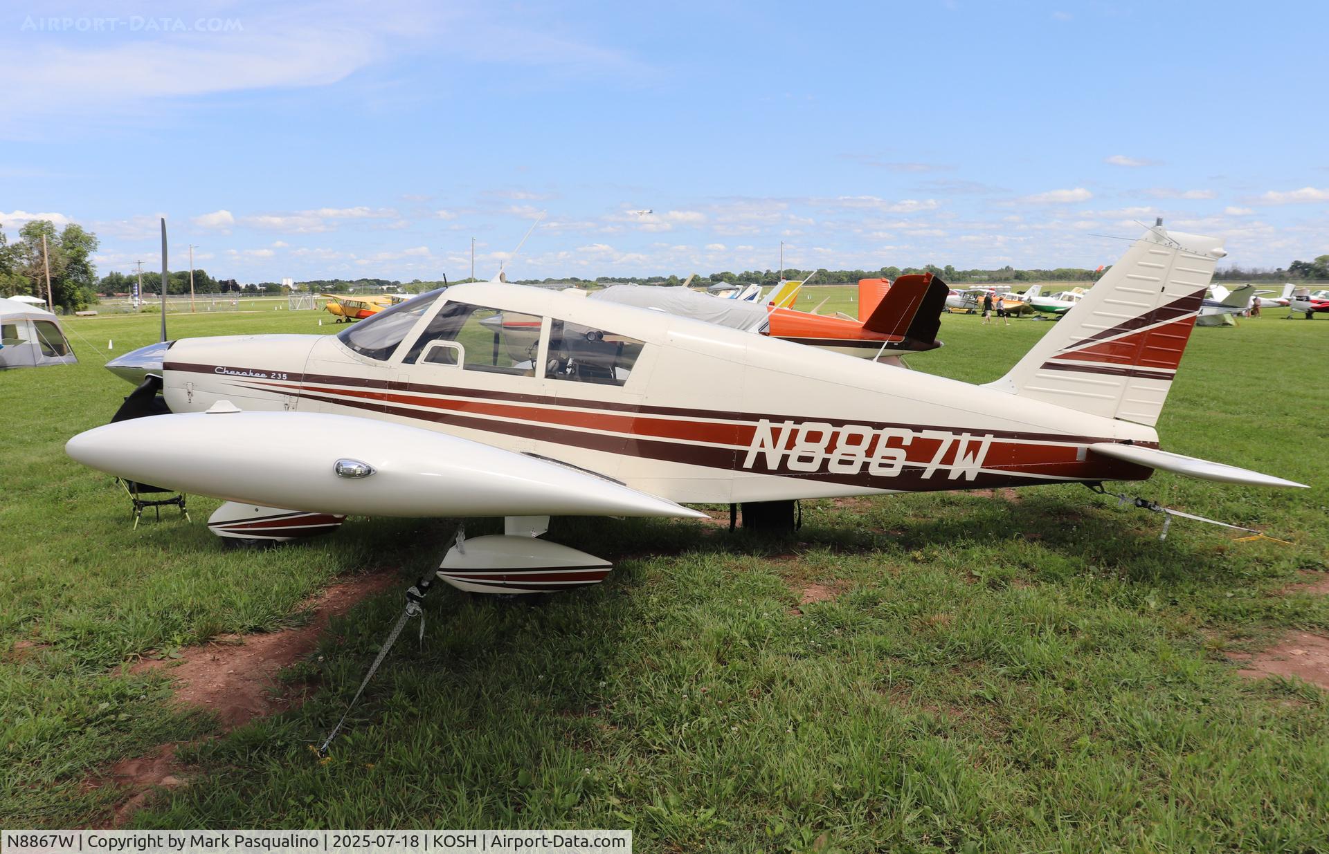 N8867W, 1964 Piper PA-28-235 C/N 28-10422, Piper PA-28-235