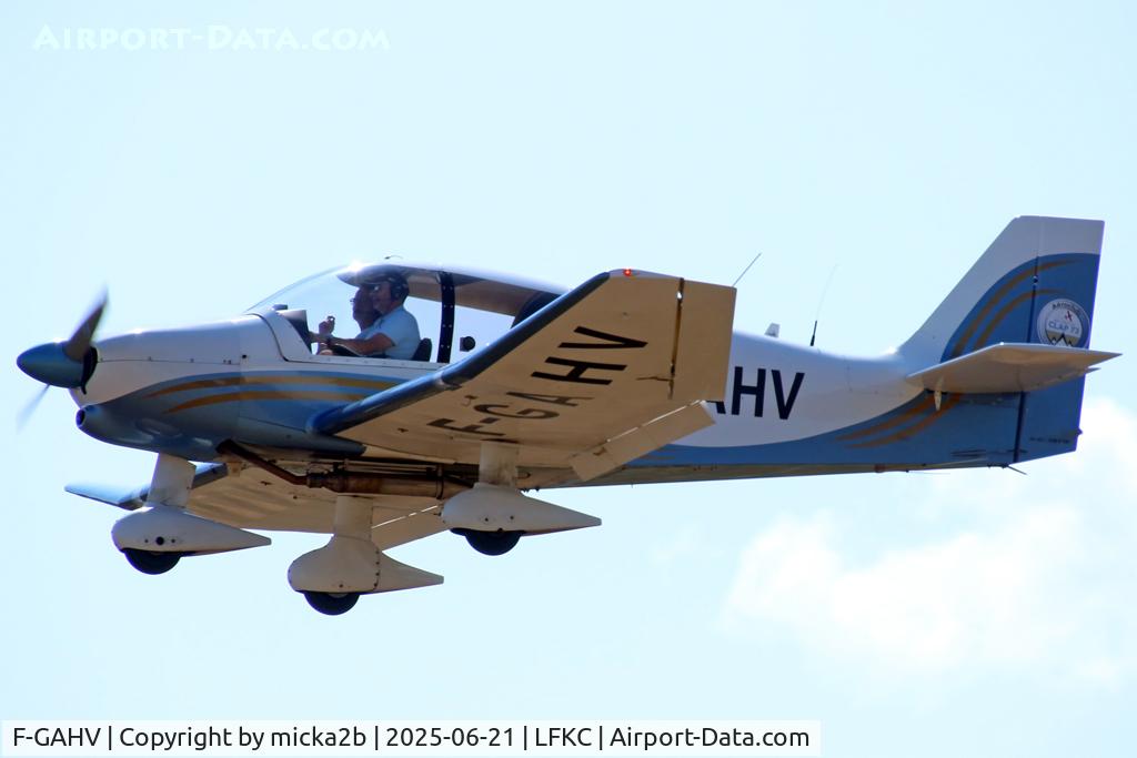 F-GAHV, Robin DR-400-140B Major C/N 1191, Landing with new livery