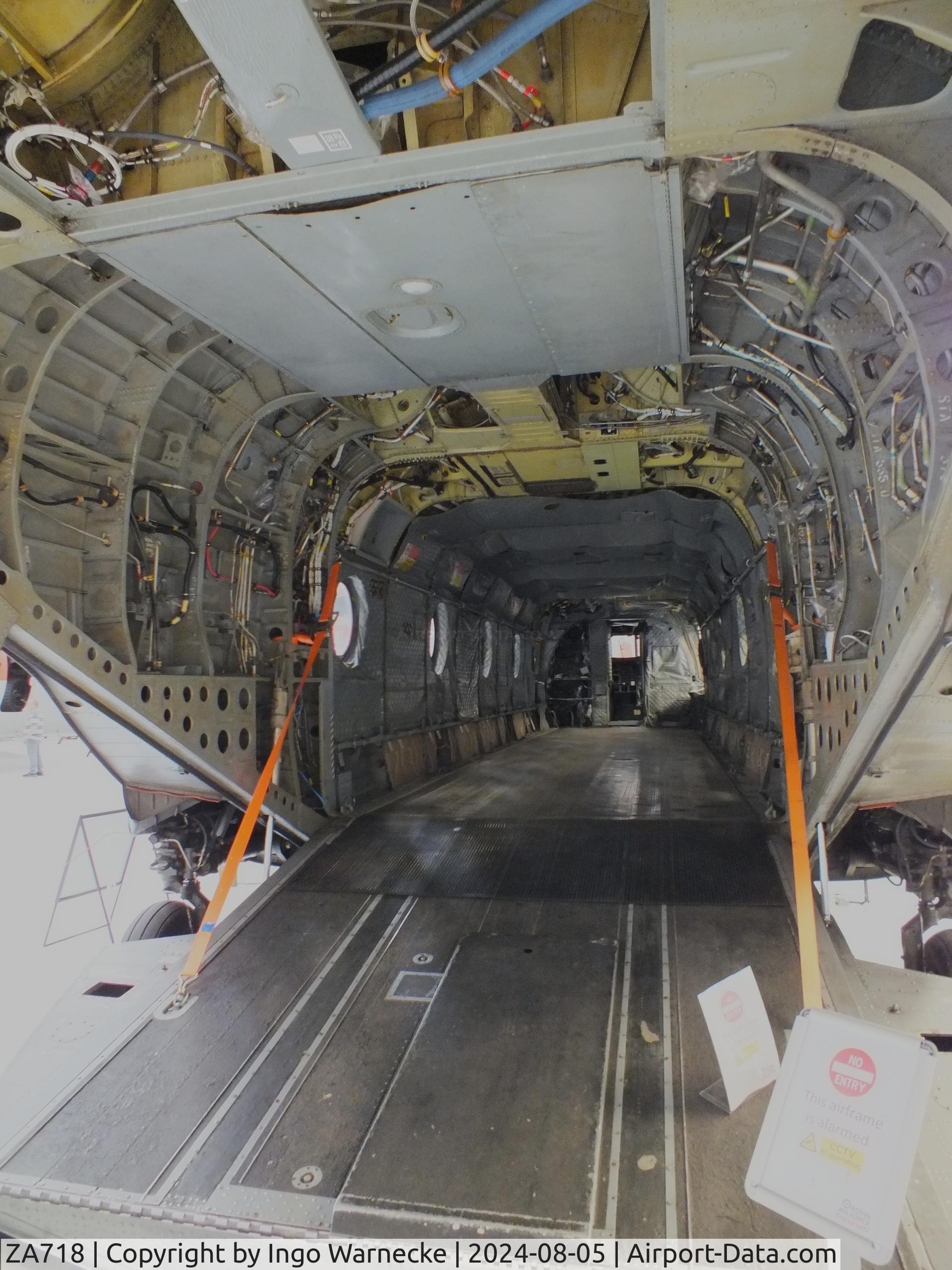 ZA718, Boeing Vertol Chinook HC.2 C/N M/A030/B-849/M7001, Boeing Vertol Chinook HC2 at the RAF Museum Cosford #i