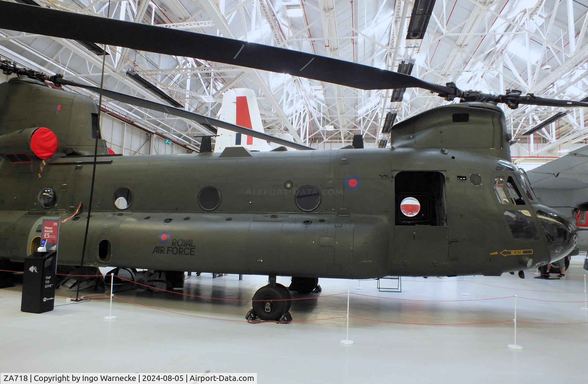 ZA718, Boeing Vertol Chinook HC.2 C/N M/A030/B-849/M7001, Boeing Vertol Chinook HC2 at the RAF Museum Cosford
