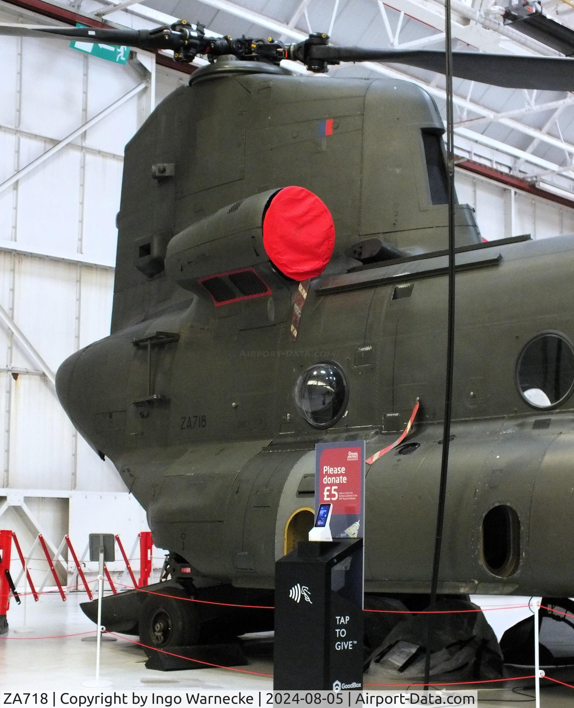 ZA718, Boeing Vertol Chinook HC.2 C/N M/A030/B-849/M7001, Boeing Vertol Chinook HC2 at the RAF Museum Cosford