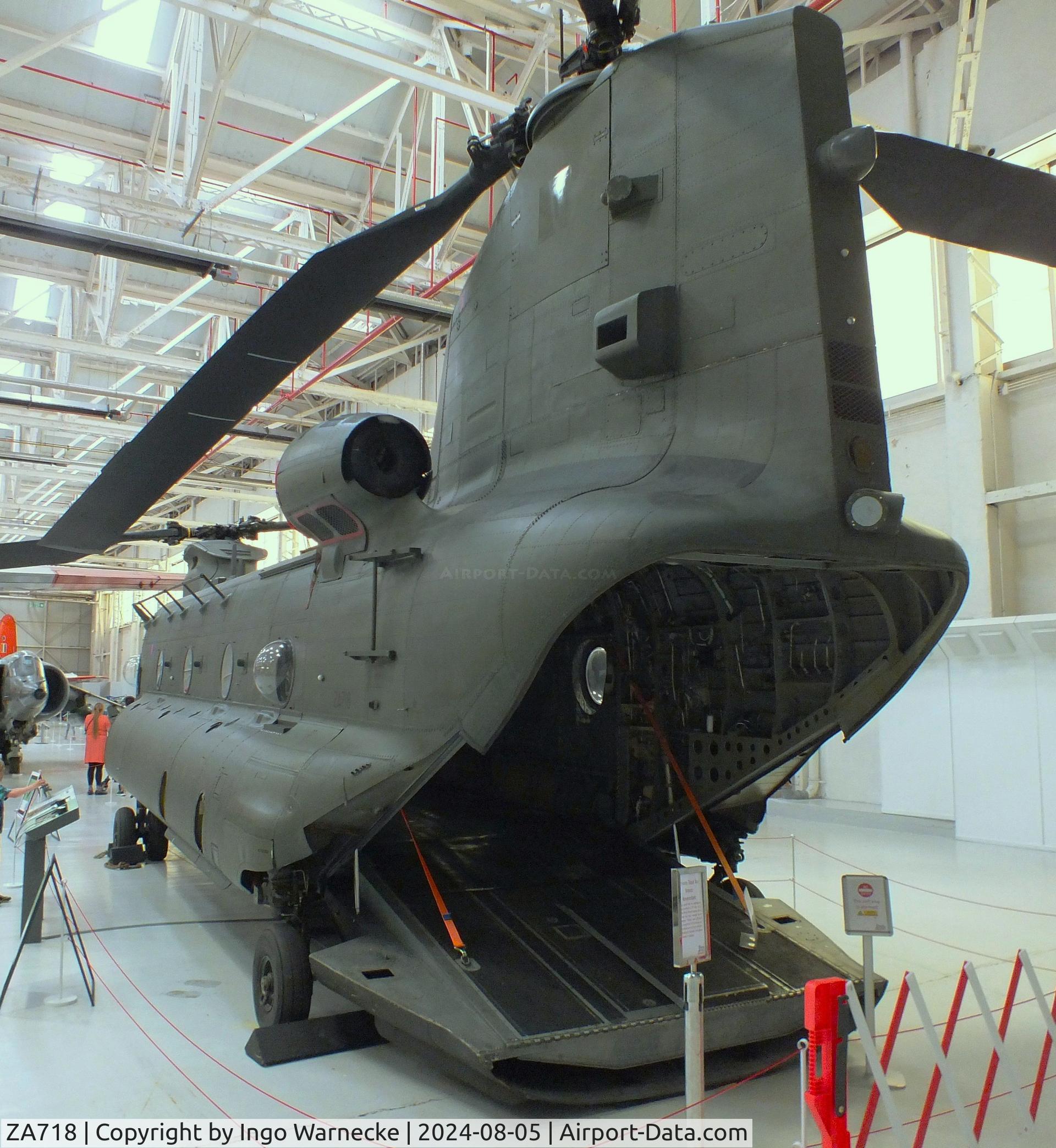 ZA718, Boeing Vertol Chinook HC.2 C/N M/A030/B-849/M7001, Boeing Vertol Chinook HC2 at the RAF Museum Cosford