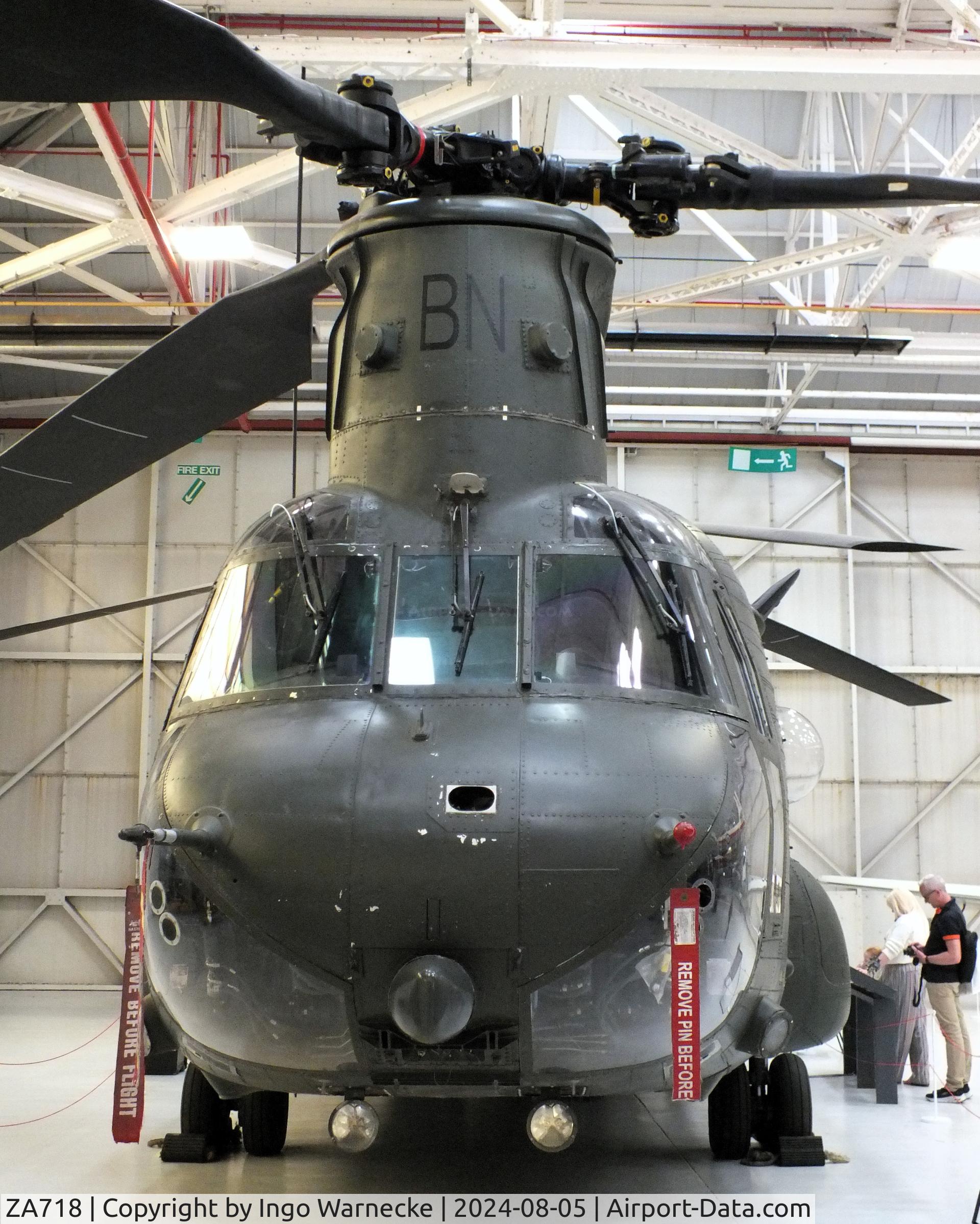 ZA718, Boeing Vertol Chinook HC.2 C/N M/A030/B-849/M7001, Boeing Vertol Chinook HC2 at the RAF Museum Cosford