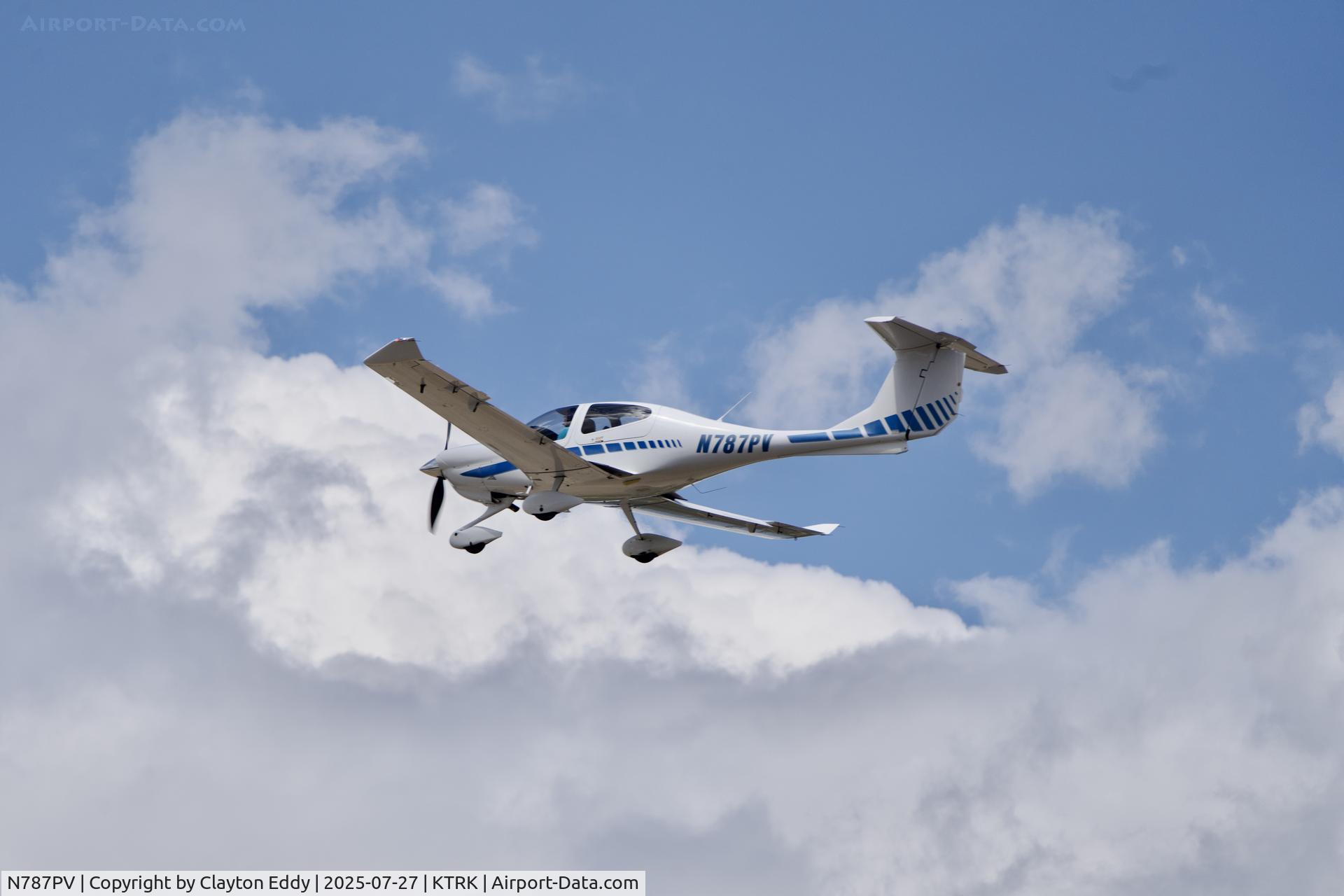 N787PV, 2006 Diamond DA-40 Diamond Star C/N 40.695, Truckee Tahoe airport in California 2025
