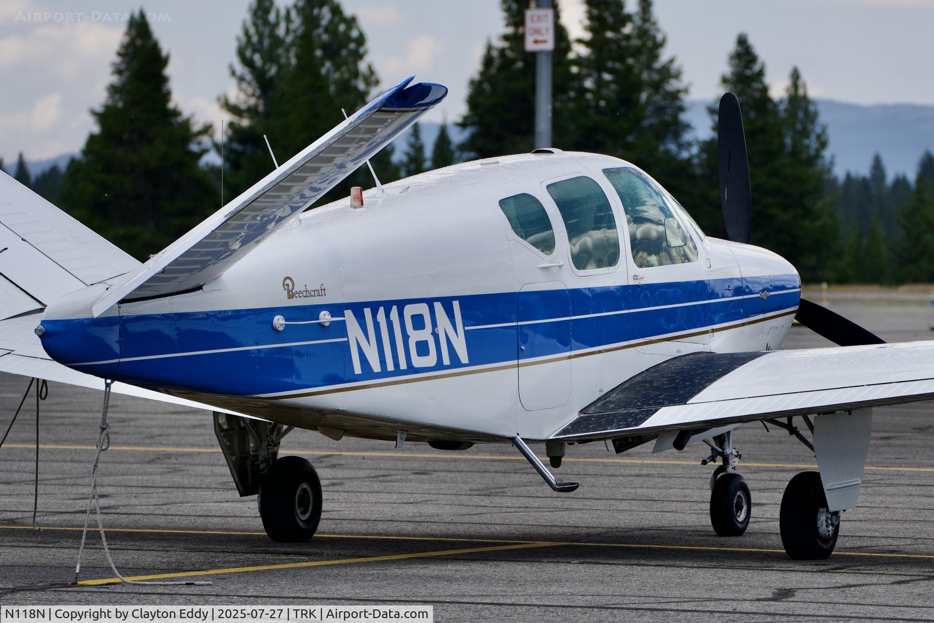 N118N, 1960 Beech M35 Bonanza C/N D-6427, Truckee Tahoe airport in California 2025