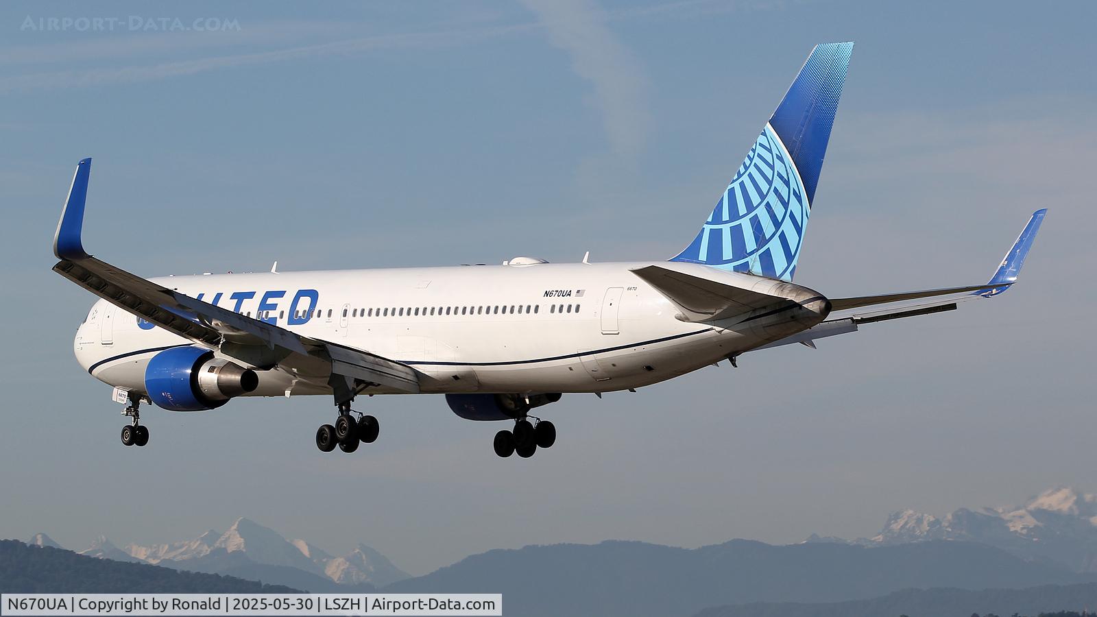 N670UA, 1999 Boeing 767-322 C/N 29240, at zrh