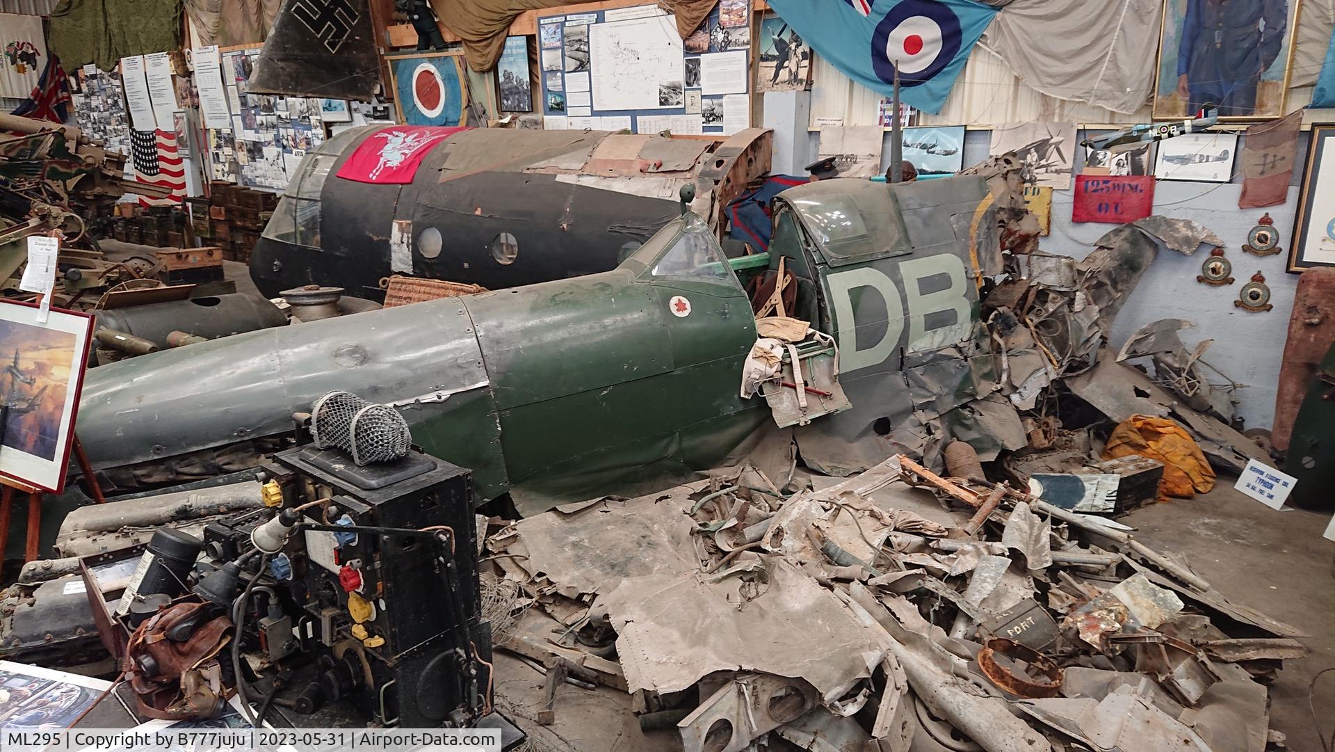 ML295, Supermarine Spitfire LF.IX C/N CBAF 8381, crash 1944/JUL/30 near Lisieux
flow by Harold William KRAMER
ex Bayeux museum then Courcelle-sur-Mer
on display at D-Day Academi Caen