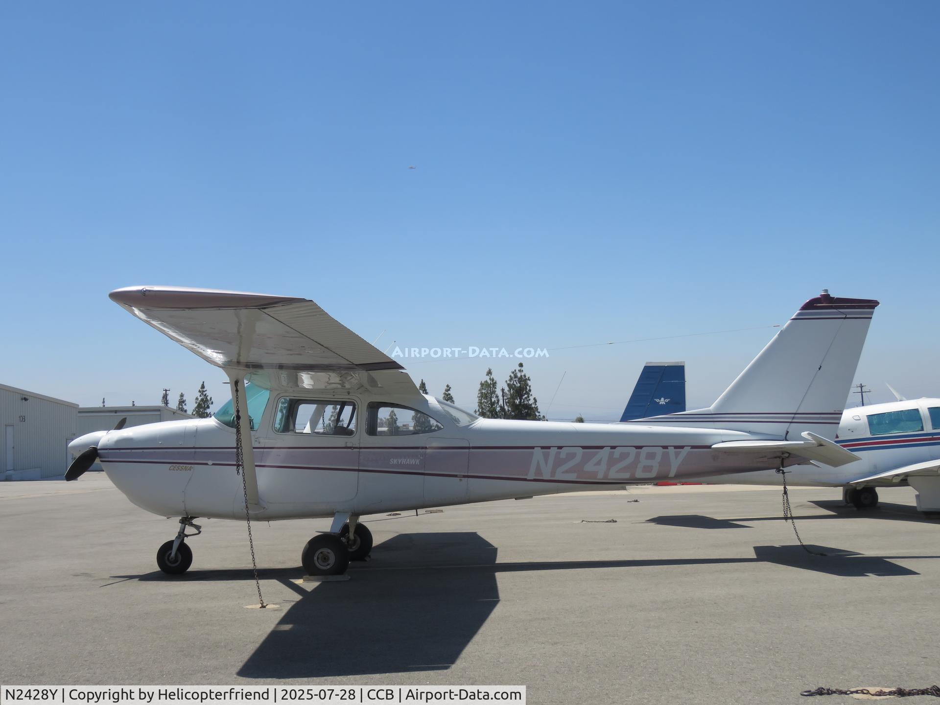 N2428Y, 1962 Cessna 172D C/N 17249728, Parked in transit parking