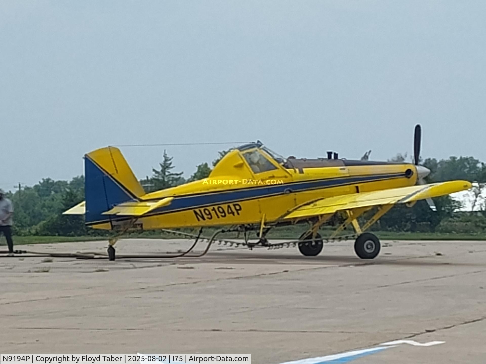 N9194P, 1993 Air Tractor Inc AT-502 C/N 502-0233, Busy day for Ag Operations