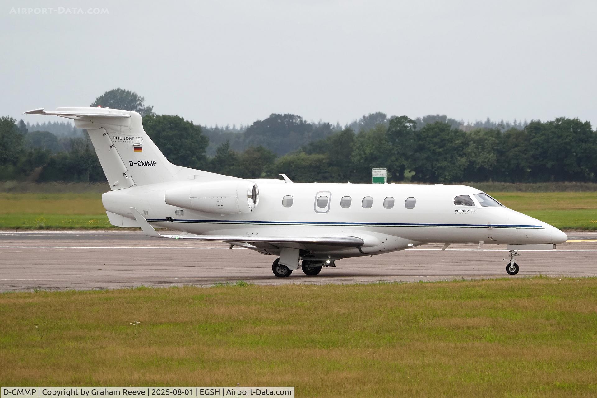 D-CMMP, 2016 Embraer EMB-505 Phenom 300 C/N 50500360, Departing from Norwich.