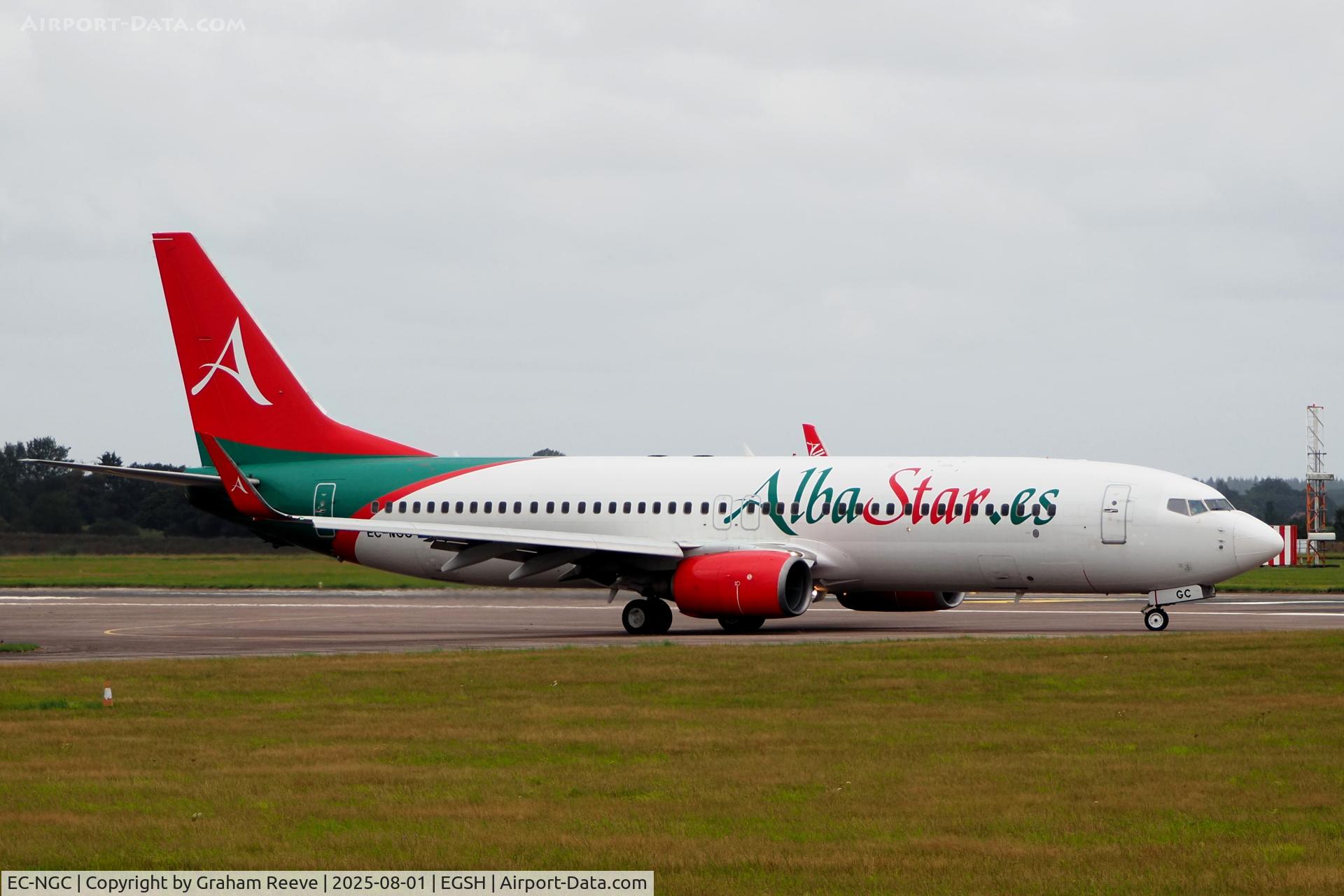 EC-NGC, 2000 Boeing 737-809 C/N 28236, Departing from Norwich.