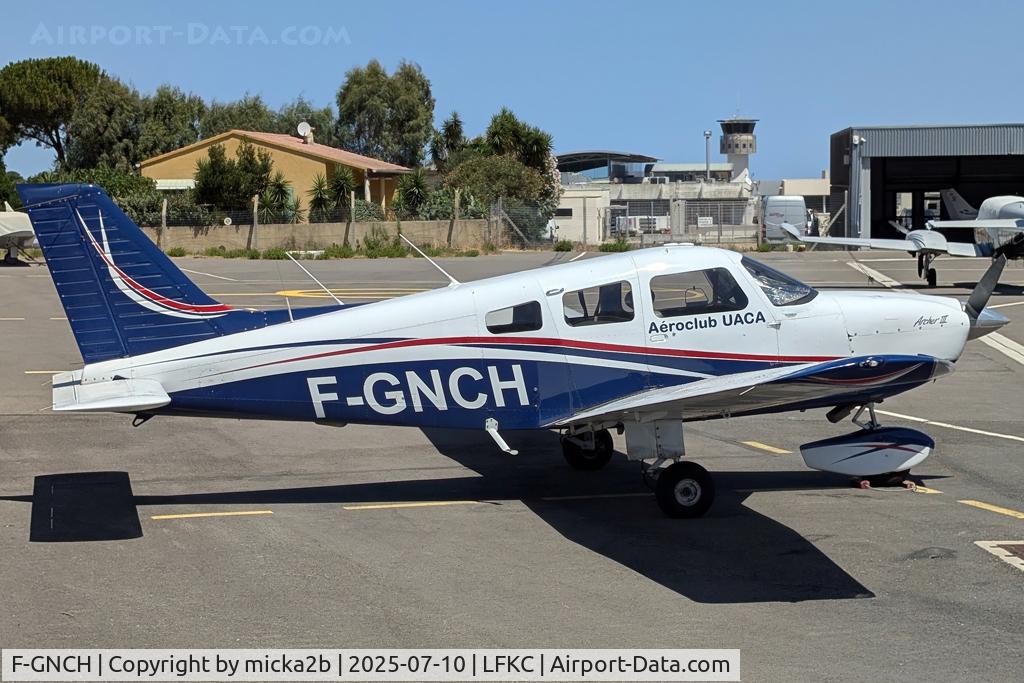 F-GNCH, Piper PA-28-181 Archer C/N 28-43074, Parked, new livery