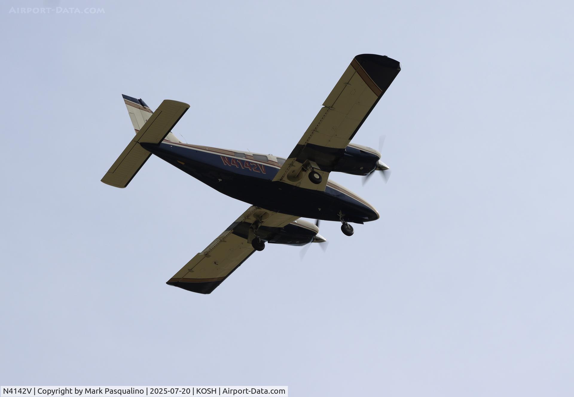 N4142V, 1998 Piper PA-34-220T C/N 3449084, Piper PA-34-220T