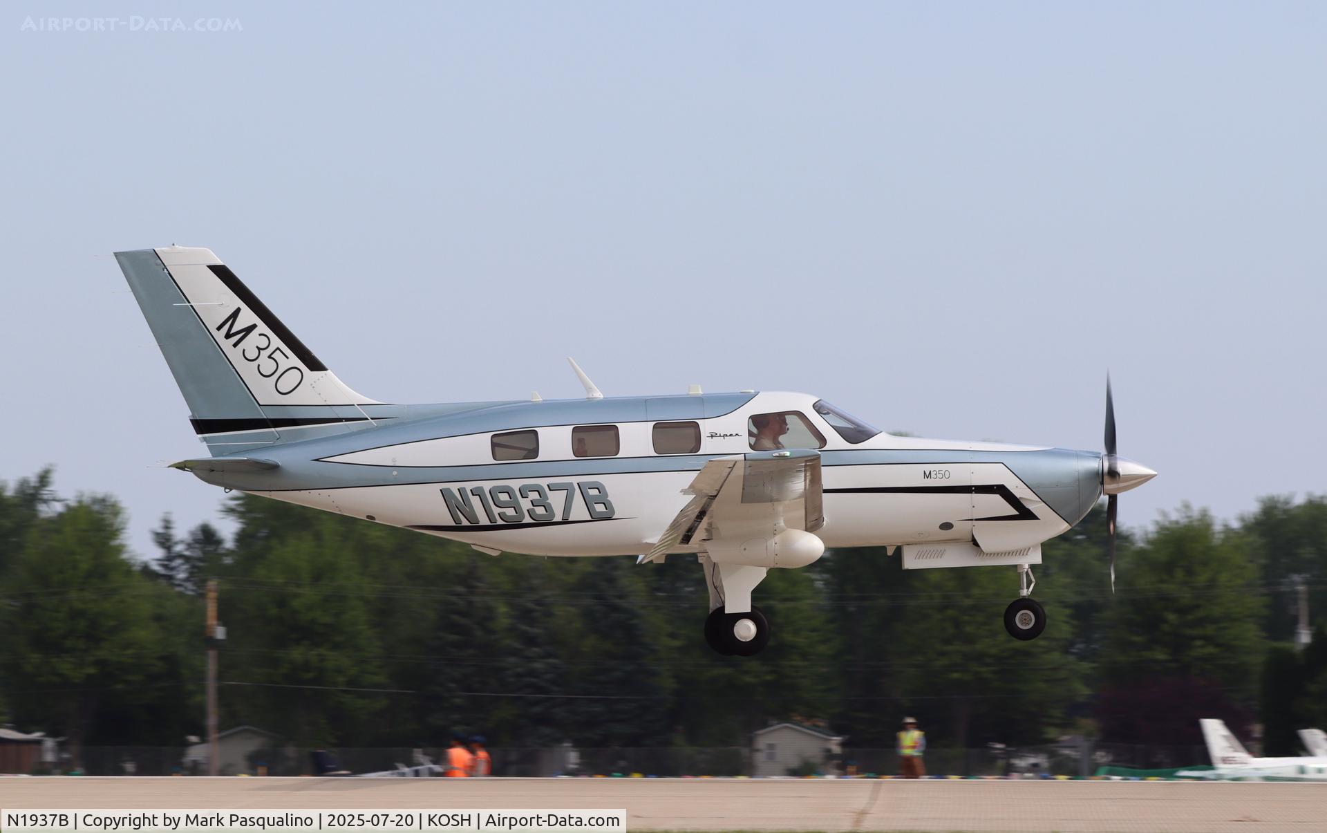 N1937B, 2025 Piper PA-46-350P  M350 Malibu Mirage C/N 4636858, Piper PA-46-350P