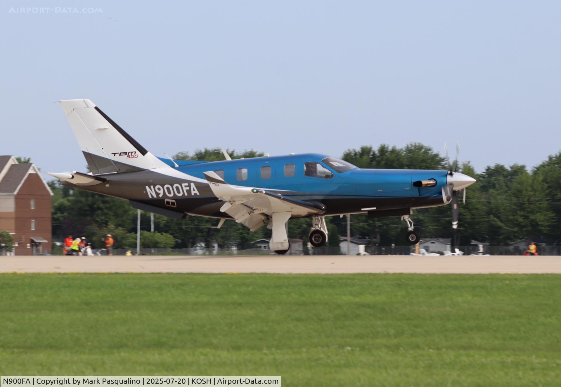 N900FA, 2015 Socata TBM-700 (900) C/N 1073, Socata TBM-900