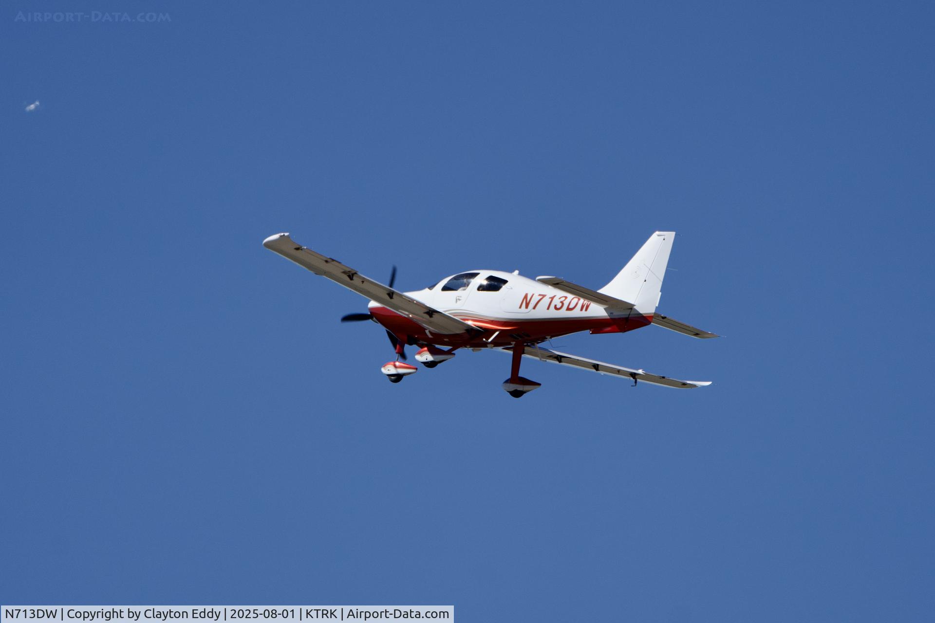 N713DW, 2006 Columbia Aircraft Mfg LC41-550FG C/N 41694, Truckee Tahoe airport in California 2025