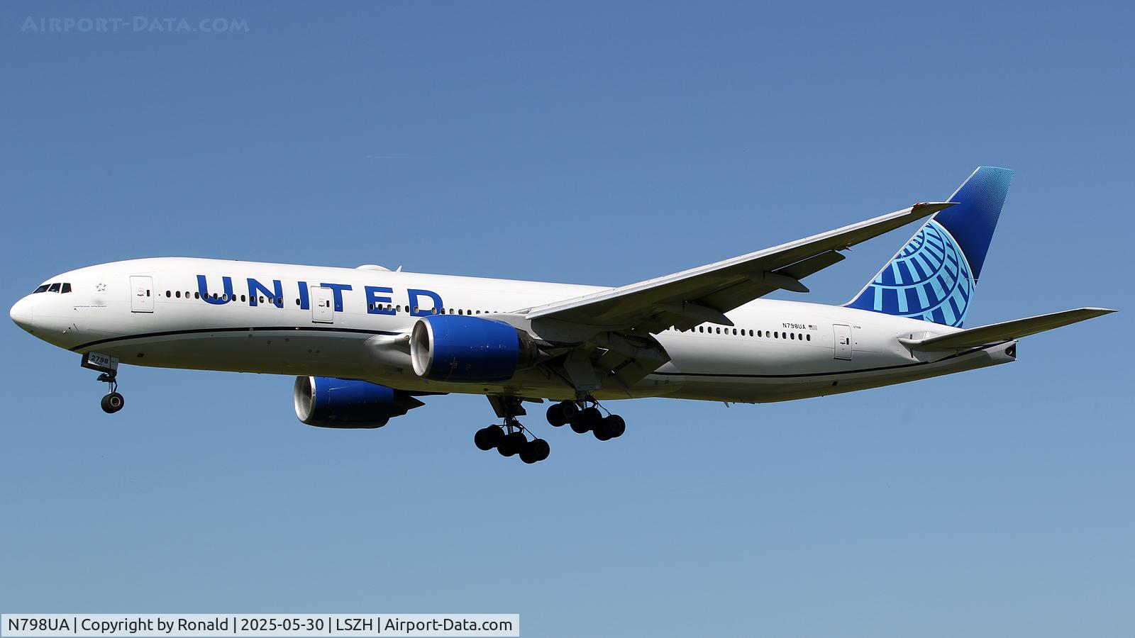 N798UA, 1998 Boeing 777-222ER C/N 26928, at zrh