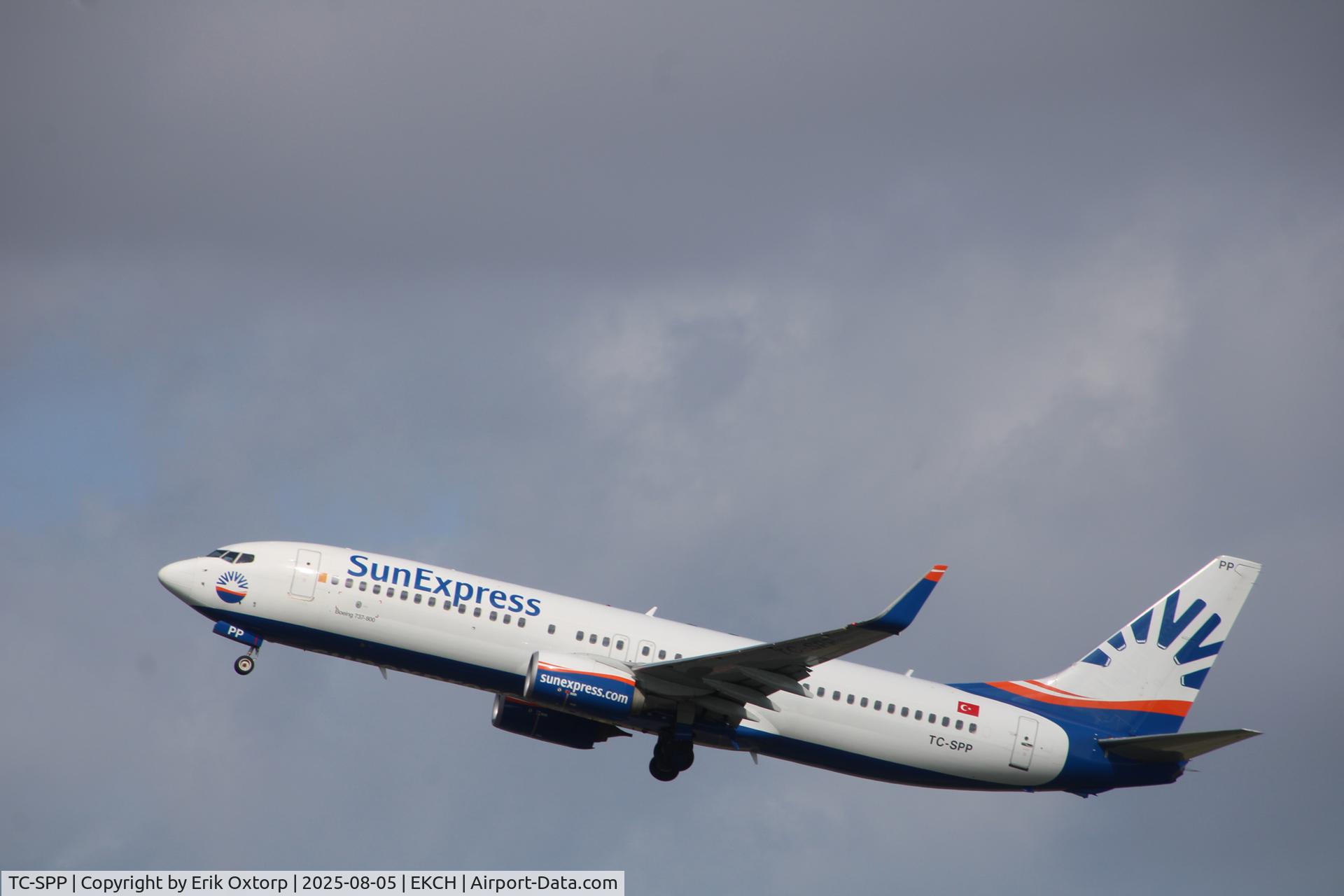 TC-SPP, 2014 Boeing 737-8MA C/N 43662, TC-SPP taking off rw 22R
