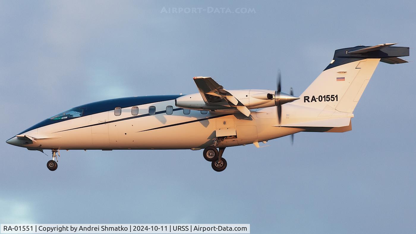 RA-01551, 2007 Piaggio P-180 Avanti II C/N 1138, On final.