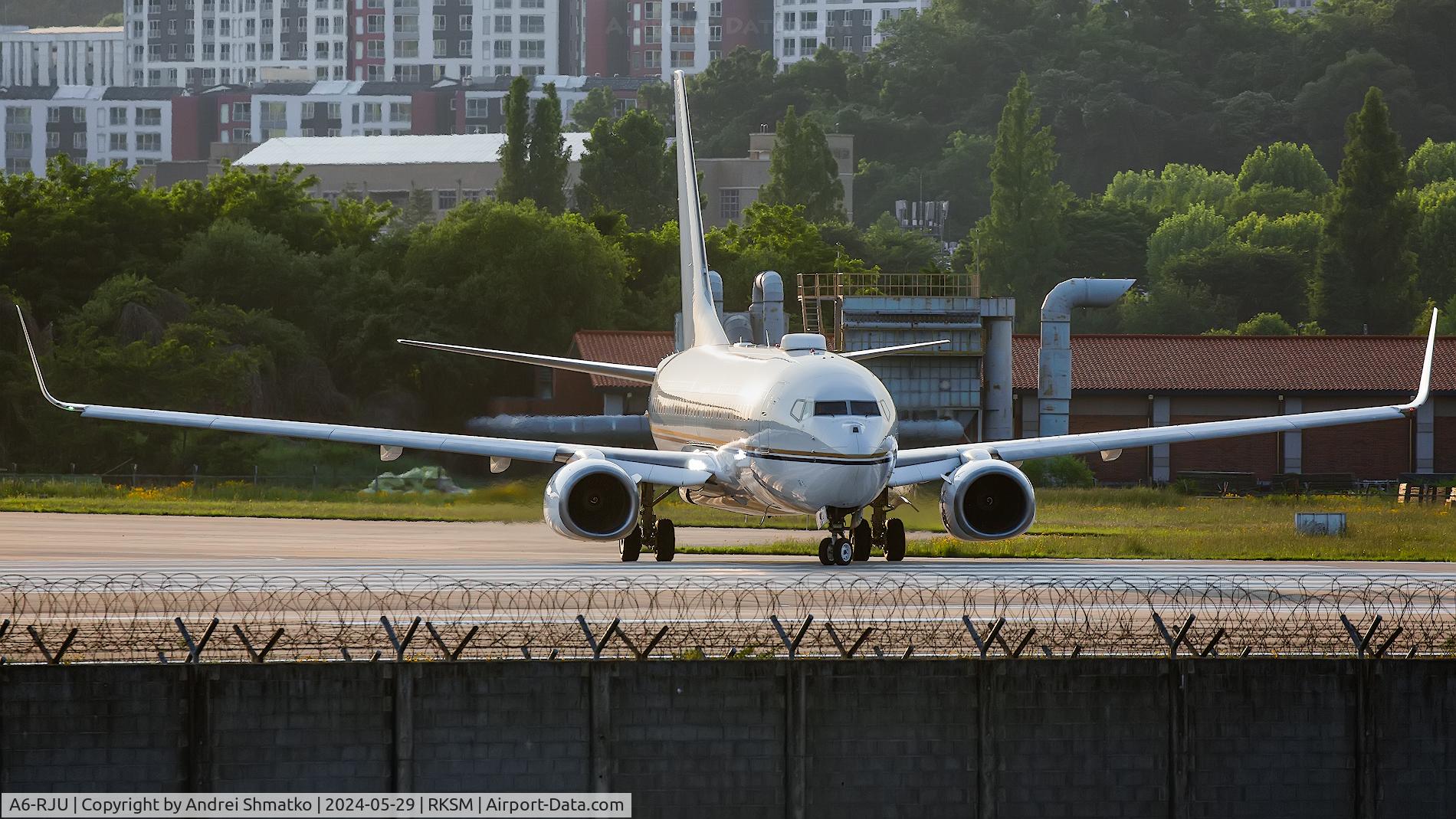 A6-RJU, 2015 Boeing 737-77W BBJ C/N 62468, Taxiing for takeoff.