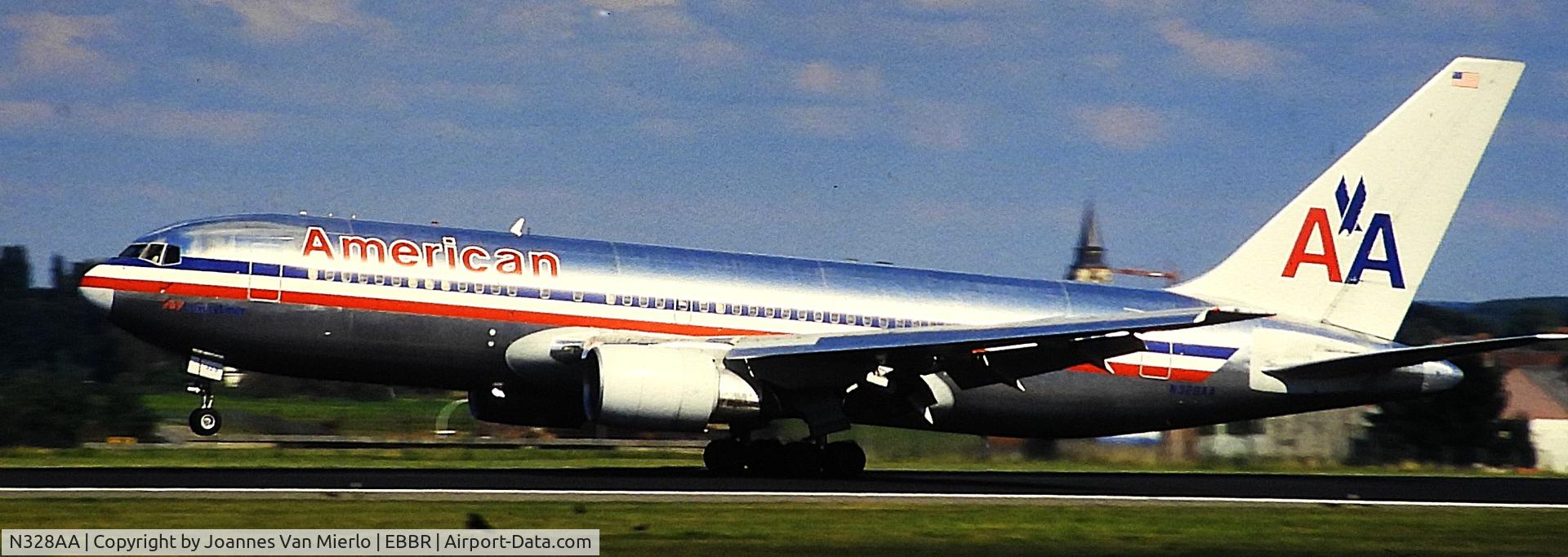 N328AA, 1986 Boeing 767-223 C/N 22328, ex-slide
