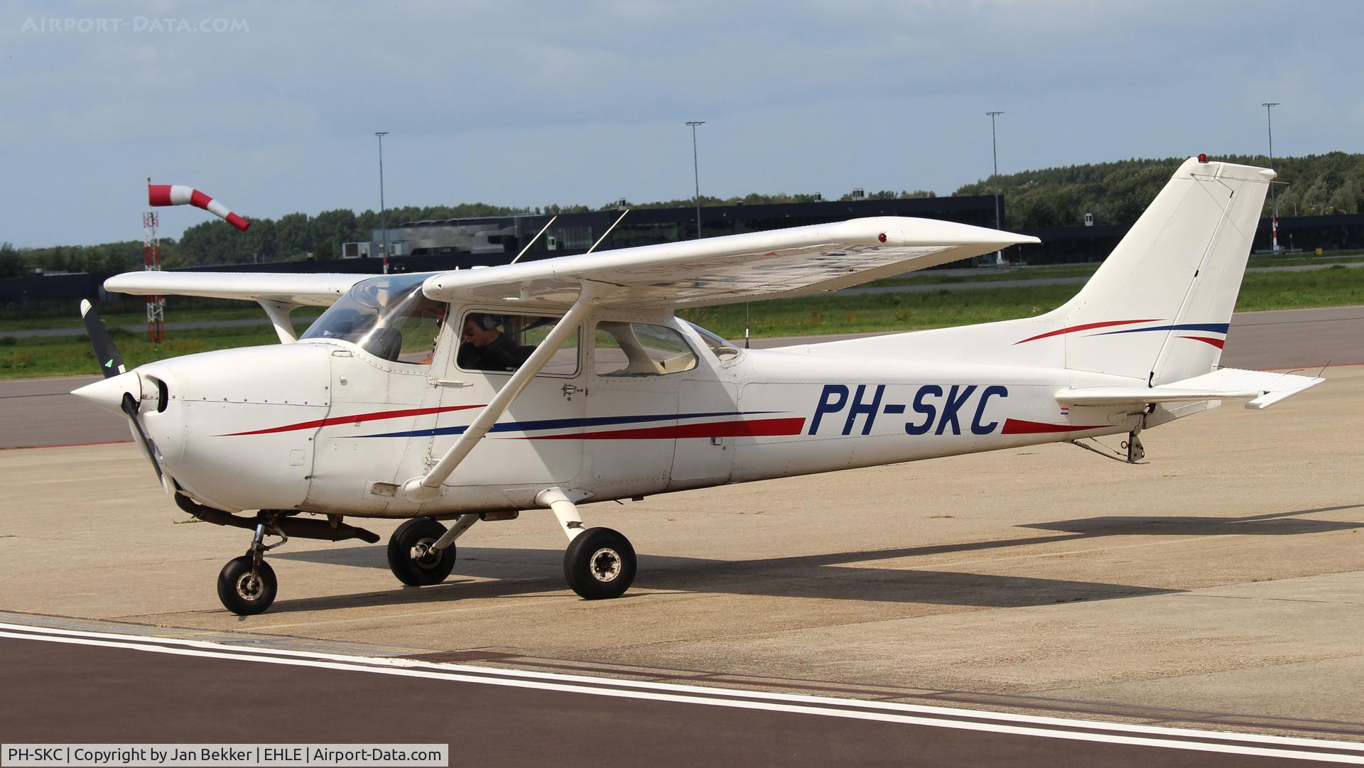 PH-SKC, 1978 Reims F172N Skyhawk C/N F17201673, Lelystad Airport
