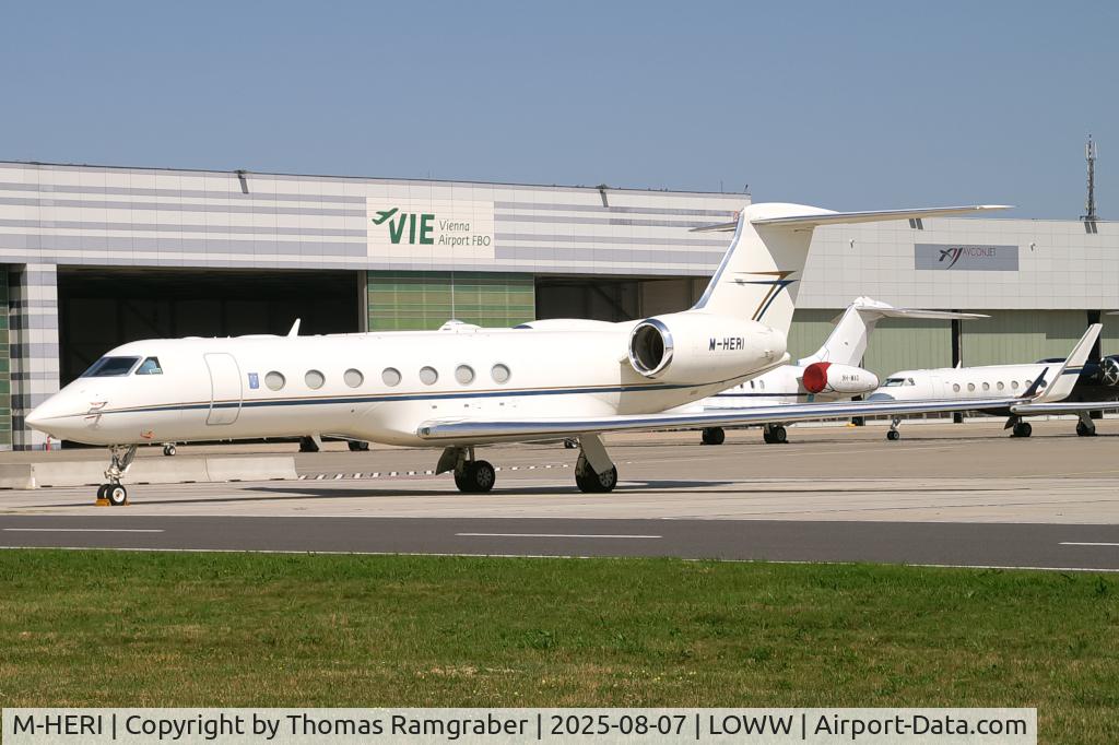 M-HERI, 2009 Gulfstream Aerospace GV-SP (G550) C/N 5240, private Gulfstream G550