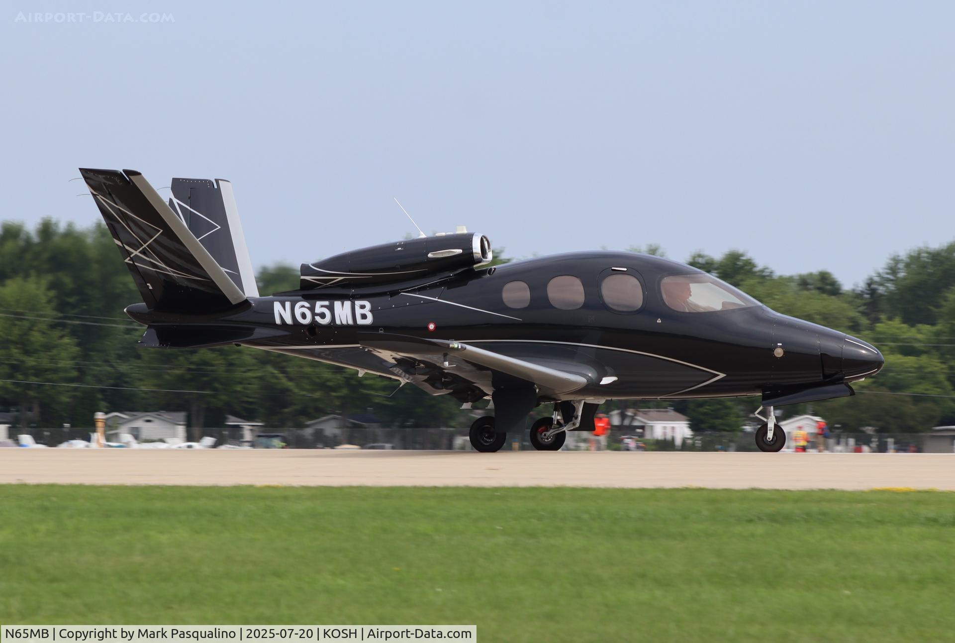 N65MB, 2025 Cirrus SF50 C/N 0642, Cirrus SF50